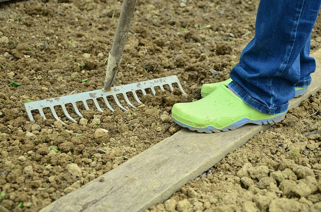 Geotextilie zabraňuje propíchnutí dna a chrání ho před poškozením